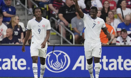 Estados Unidos recibe 4 goles en el primer tiempo y cae 4-0 ante Suiza