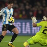 Argentina se afianza en la cima y deja a Chile virtualmente eliminado