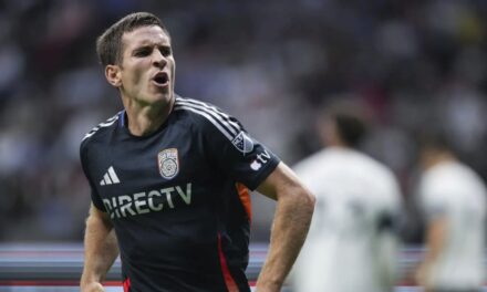 Iloski anota 4 goles, un récord para San Diego que vence a Vancouver y supera a los Caps en la cima de la conferencia