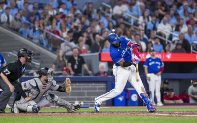 Guerrero rompe empate con sencillo de dos carreras y Azulejos derrotan 5-4 a Yankees