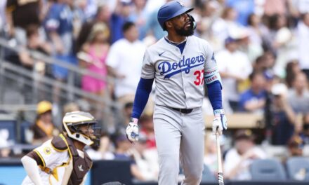 Teoscar Hernández pega jonrón de 3 carreras y los Dodgers vencen 5-2 a los Padres para ganar la serie