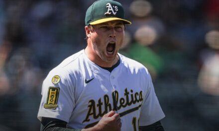 Mason Miller y JP Sears pasan de Atléticos a Padres por Leo de Vries y más 