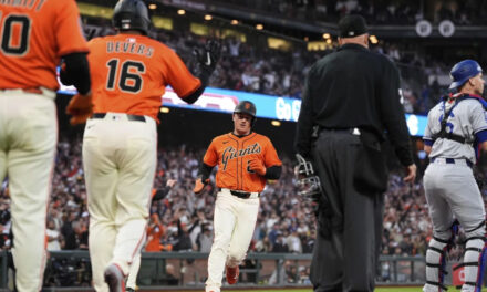 Willy Adames y Jung Hoo Lee impulsan tres carreras cada uno y los Gigantes envían a los Dodgers a su séptima derrota consecutiva.
