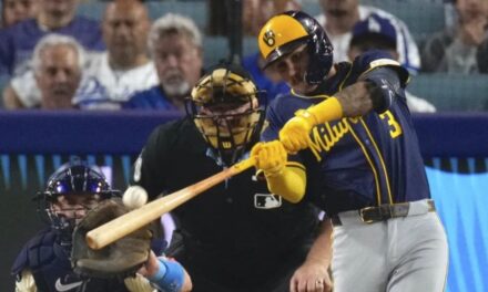 Brewers vencen a Dodgers nuevamente para su novena victoria consecutiva