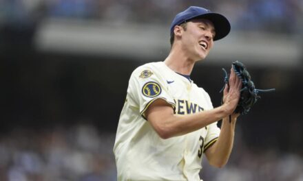 Misiorowski permite jonrón de Ohtani y luego domina para llevar a Cerveceros a triunfo ante Dodgers