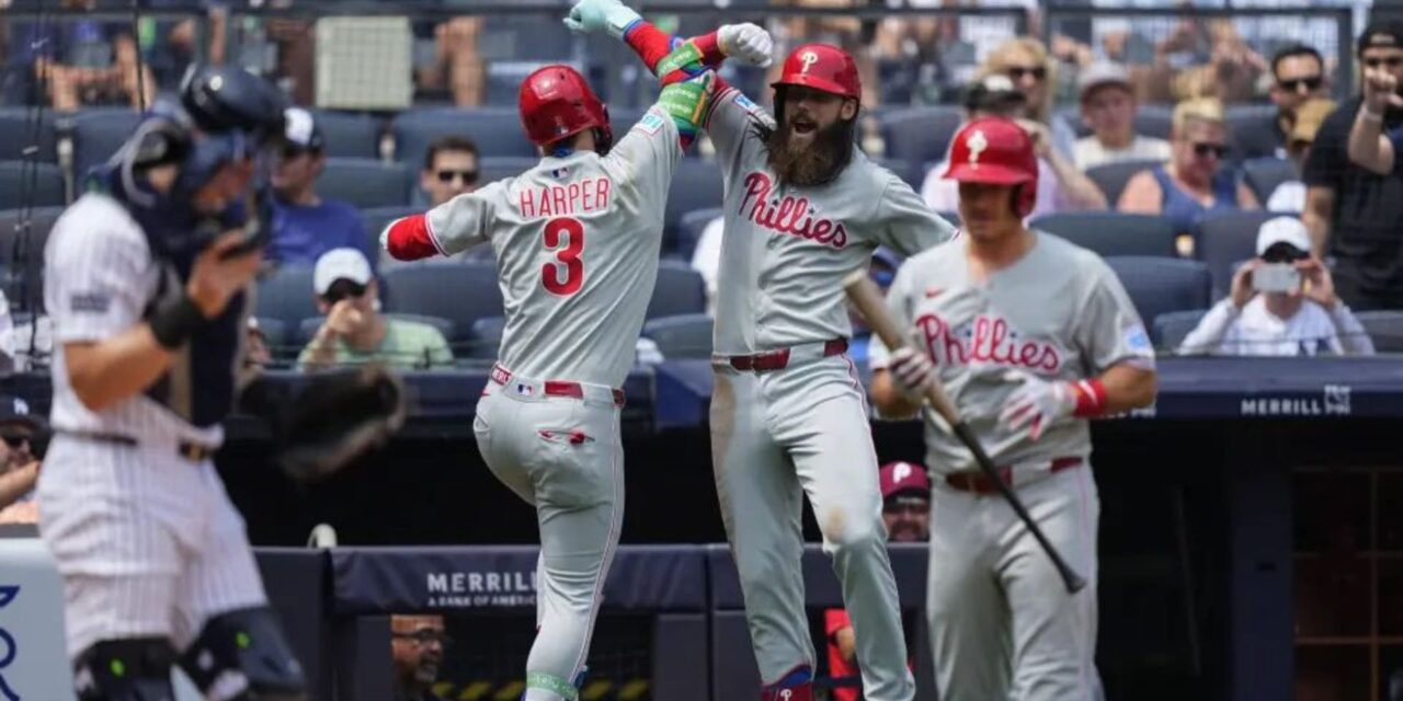 Harper y Schwarber impulsan a Filis a victoria 9-4 sobre Yankees sin Judge