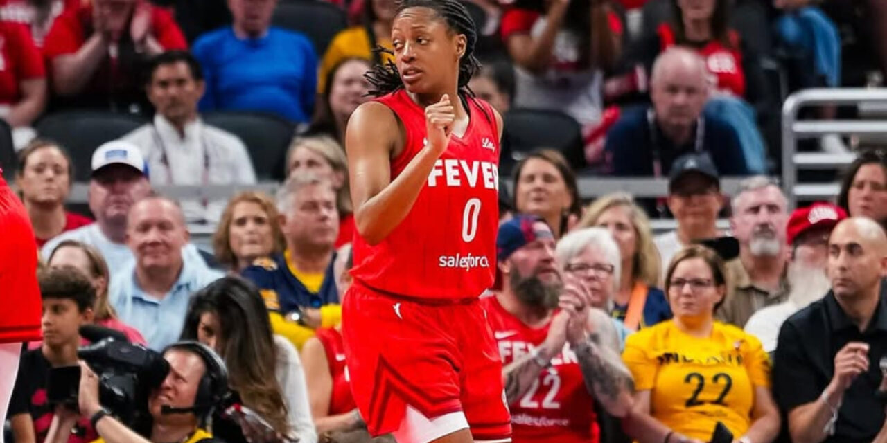 Kelsey Mitchell anota 25 y las Fever aprovechan una segunda mitad de 59 puntos para vencer a las Dream 99-82