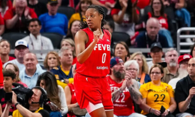 Kelsey Mitchell anota 25 y las Fever aprovechan una segunda mitad de 59 puntos para vencer a las Dream 99-82