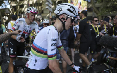 Pogacar sufre caída y Abrahamsen gana etapa en el Tour de Francia