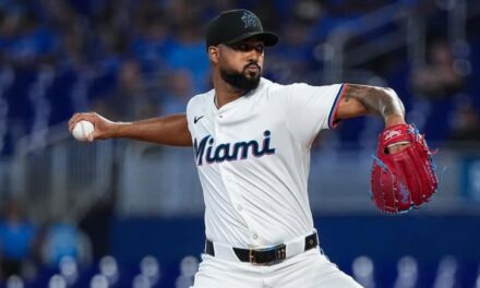Sandy Alcántara supera a Dylan Cease en duelo de lanzadores y Marlins vencen 3-2 a Padres