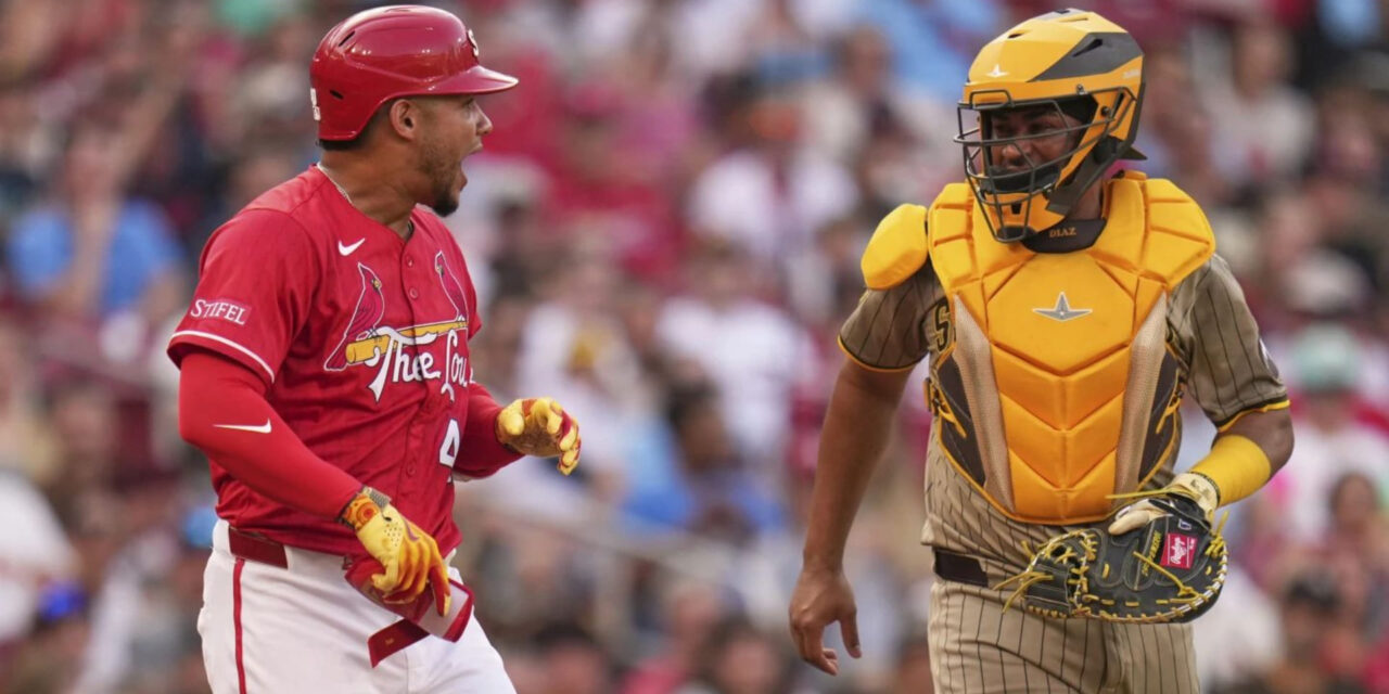 Cardenales blanquean 3-0 a Padres; bancas se vacían tras golpe al venezolano Contreras