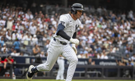 Ryan McMahon impulsa remontada, Yankees vencen 4-3 a Filis y rompen racha de tres derrotas