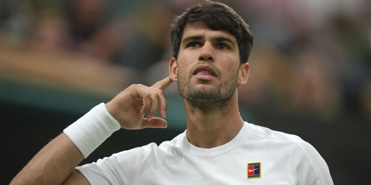 Alcaraz lleva racha de victorias en Wimbledon a 18 y Sabalenka avanza a otra semifinal
