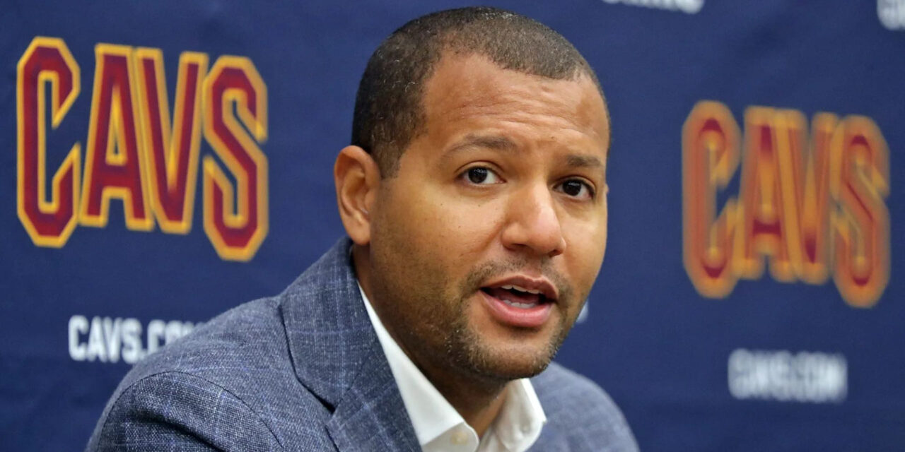 Koby Altman, presidente de operaciones de baloncesto de Cavaliers, firma extensión