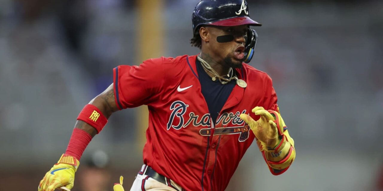 Albies dispara jonrón de 3 carreras, Acuña brilla a la defensiva y Bravos vencen 7-3 a Yankees