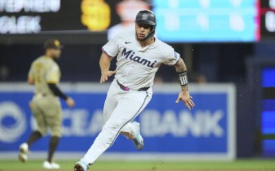 Marlins frenan remontada tardía de Padres y ganan 4-3