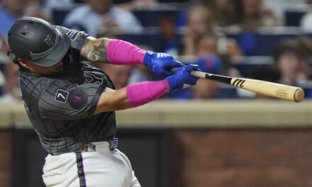 Jonrón de Álvarez ayuda a los Mets a vencer nuevamente a los Angelinos