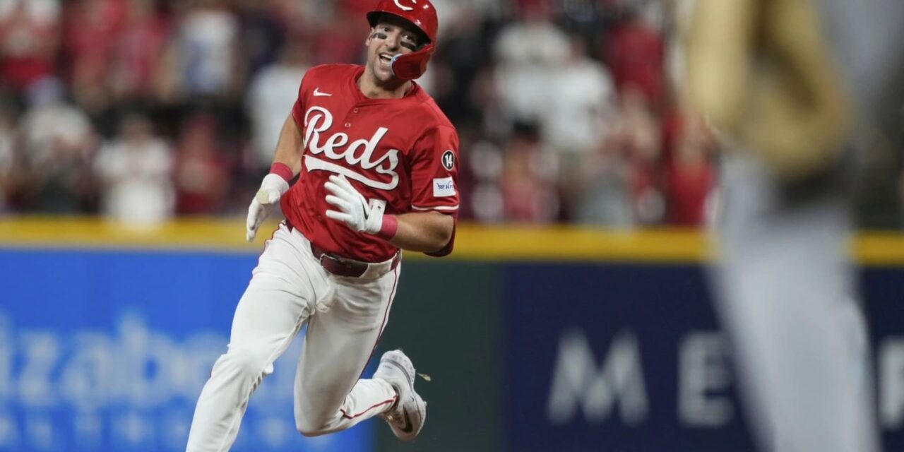 Triple de dos carreras de Steer en la 8va da victoria a los Rojos 5-2 sobre Dodgers