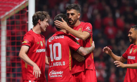Toluca estrena su corona con triunfo sobre Necaxa