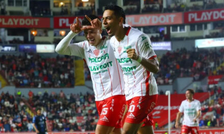 Necaxa consigue su primer triunfo con Gago, vencieron a Gallos