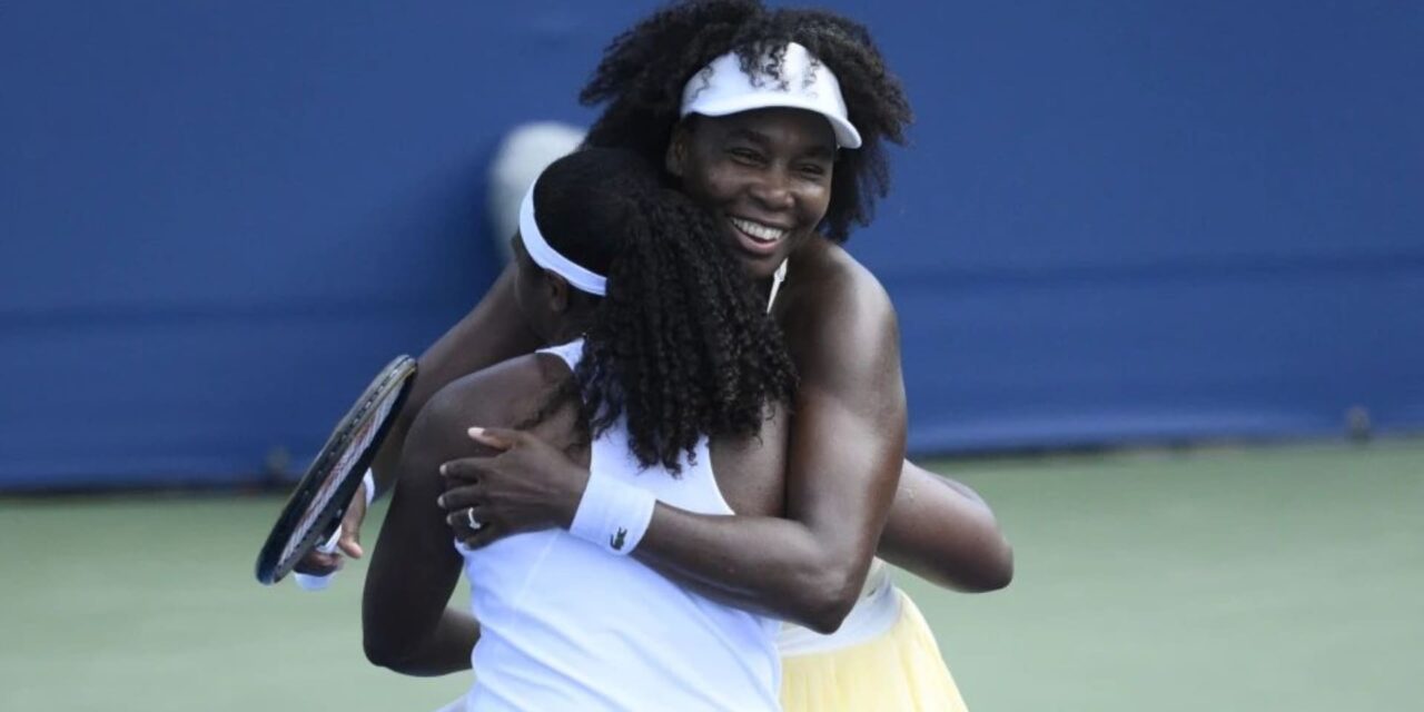 Venus Williams gana un partido de dobles en Washington en su primer torneo en más de un año
