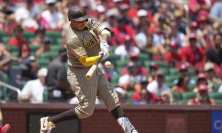 Manny Machado conecta 4 hits y 2 dobles y Padres vencen a Cardenales 9-2