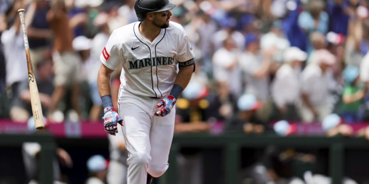 Raleigh pega 34to y 35to jonrón e iguala récord de Griffey con Seattle antes de Juego de Estrellas