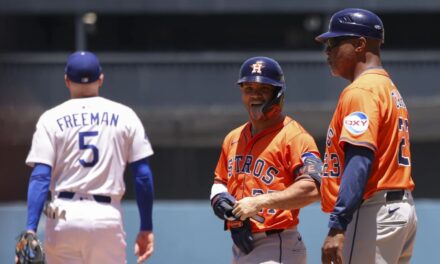 Walker, Díaz y Altuve conectan jonrones en victoria de Astros 5-1 sobre Dodgers