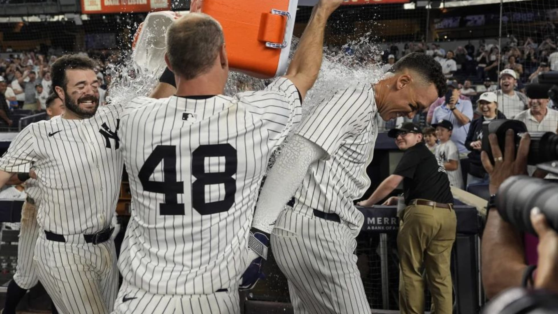 Yankees remontan y superan 6-5 a Marineros en diez entradas tras no batear hit ante Woo hasta la 8va