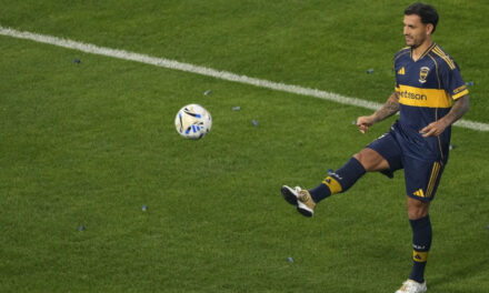 En medio de fiesta que le brindan los hinchas Leandro Paredes desembarca en Boca