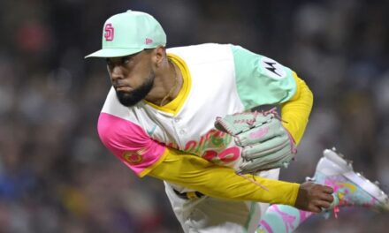 El bullpen estelar de los Padres brilla en victoria 4-2 sobre Filis, líderes del Este de la Nacional