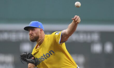 Crochet supera jonrón inicial de Ohtani en triunfo 4-2 de Medias Rojas ante Dodgers