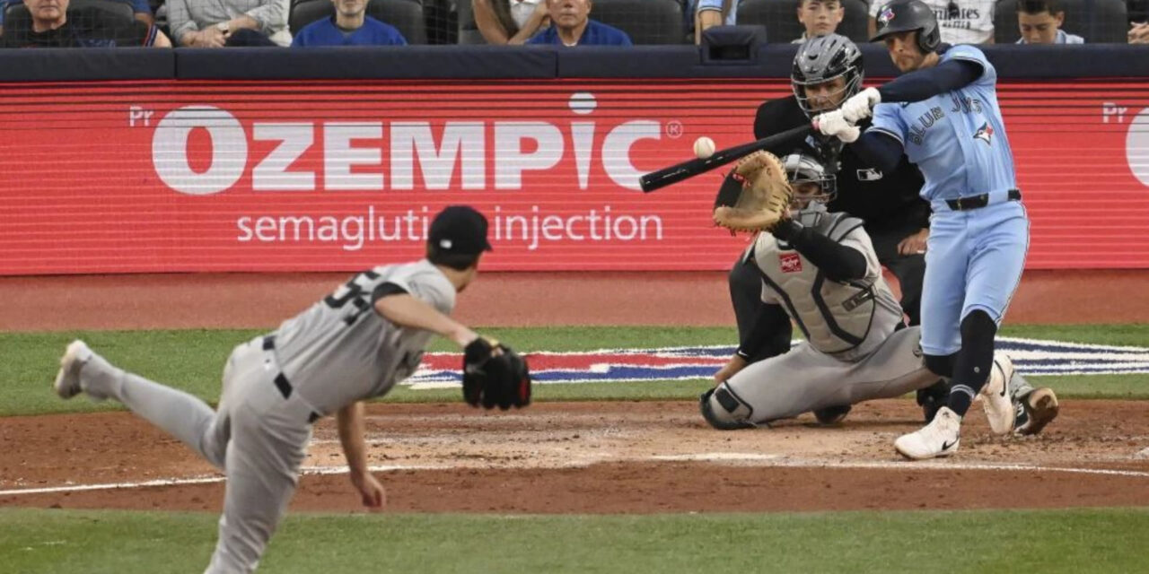 Bichette batea jonrón y Yankees cometen cuatro errores en derrota 8-4 ante los Azulejos