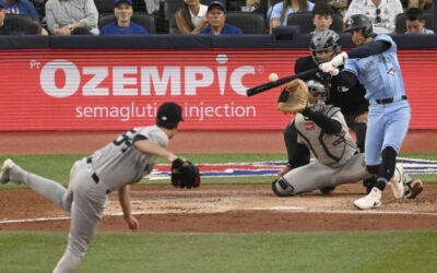 Bichette batea jonrón y Yankees cometen cuatro errores en derrota 8-4 ante los Azulejos