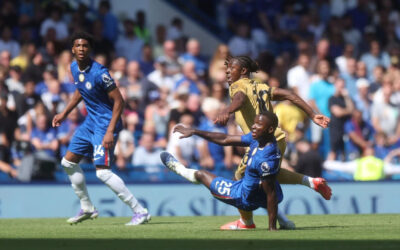 Chelsea tropieza en su estreno frente al Crystal Palace