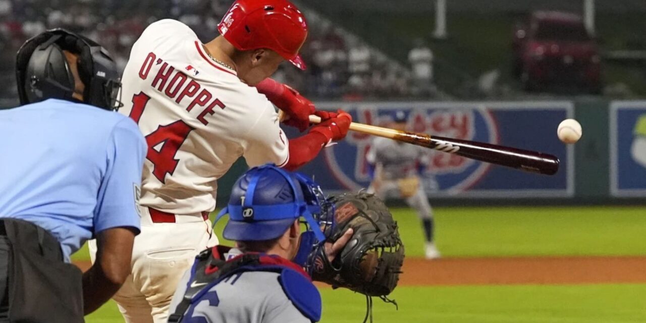 Ohtani lanza hasta la quinta entrada y conecta un triple, pero O’Hoppe impulsa a los Angels a superar a los Dodgers
