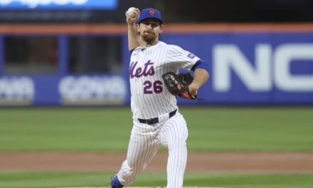 McLean lanza 8 entradas y Mets blanquean 6-0 a Filis para barrerlos en 3 juegos