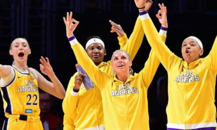 Rickea Jackson y Kelsey Plum lideran a las Sparks ante las Fever para su séptima victoria en 8 juegos