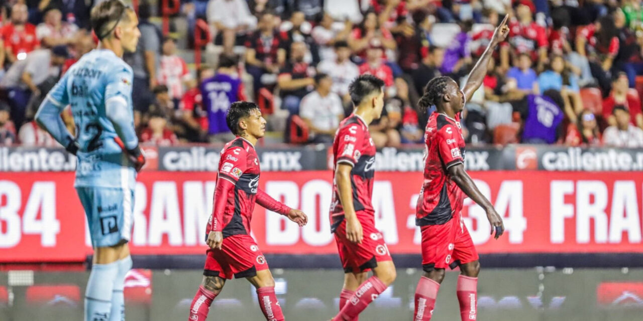 Xolos aprovecha expulsiones del Necaxa para golearlo