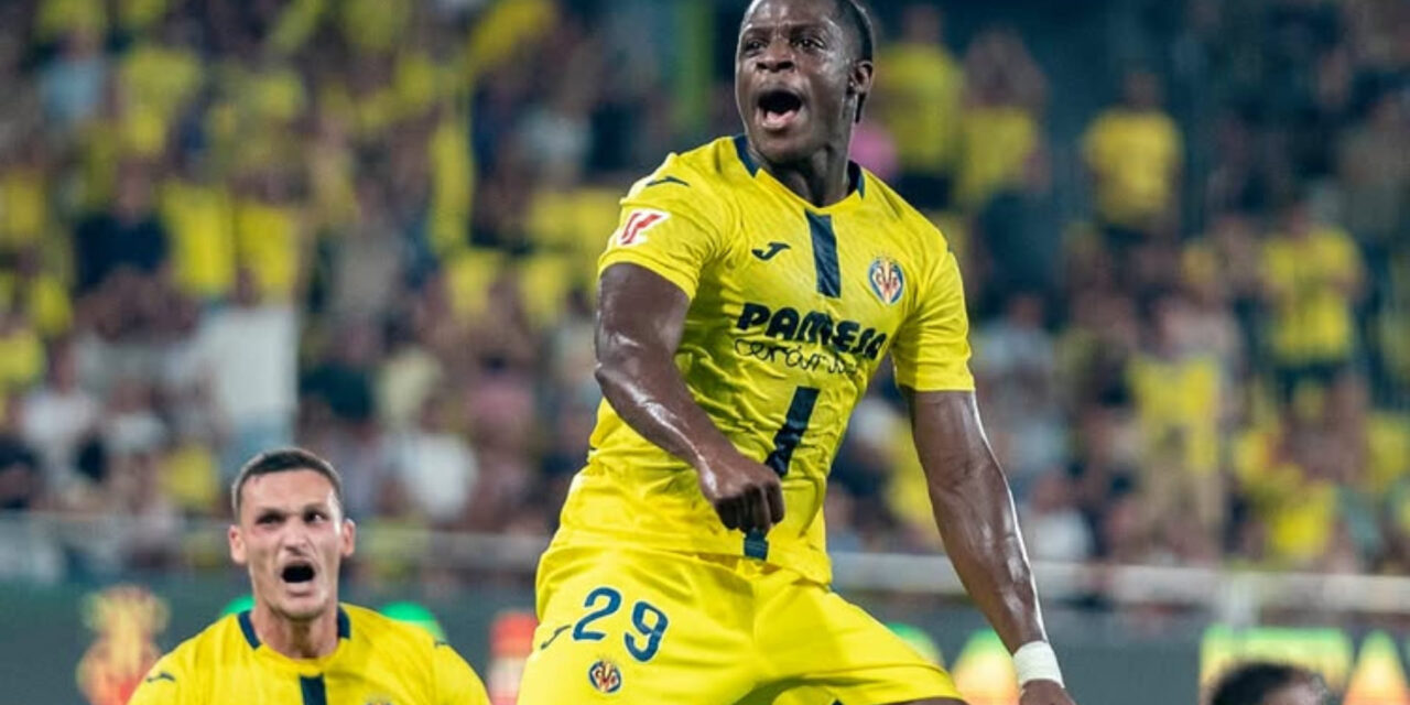 Villarreal homenajea a Santi Cazorla, pero lo derrota en el debut del Oviedo