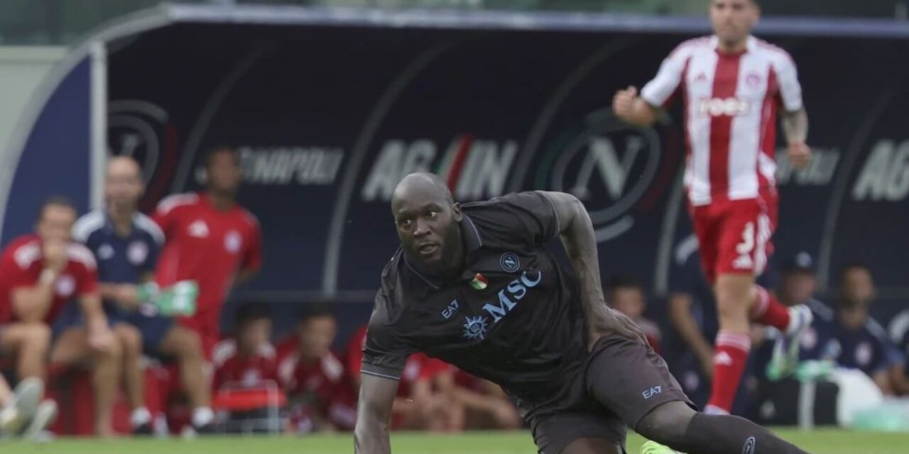 Romelu Lukaku, podría necesitar cirugía en el muslo tras lesionarse en amistoso de Napoli