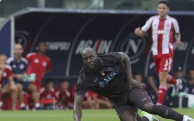 Romelu Lukaku, podría necesitar cirugía en el muslo tras lesionarse en amistoso de Napoli