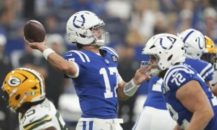 Colts nombran a Daniel Jones como quarterback titular para el día inaugural