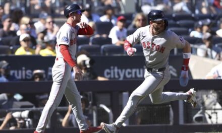 Trevor Story conecta jonrón en triunfo 12-1 de Medias Rojas ante Yankees