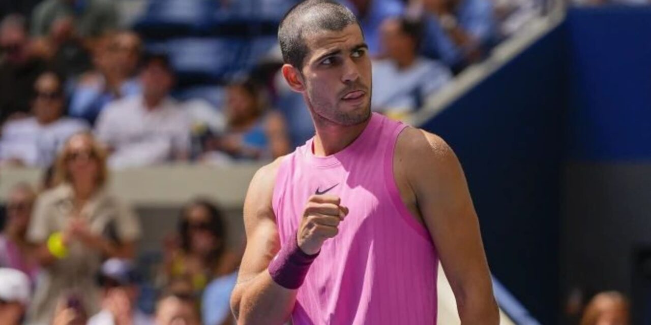 Carlos Alcaraz avanza sin contratiempos en el US Open a pesar de problema de rodilla