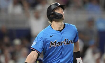 Stowers conecta jonrón y Marlins vencen 7-3 a Yankees para una inédita barrida ante Nueva York