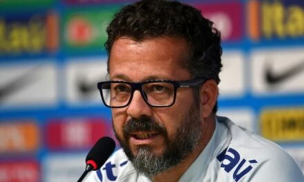 Santos despide a su técnico tras derrota 6-0 en casa que dejó llorando a Neymar