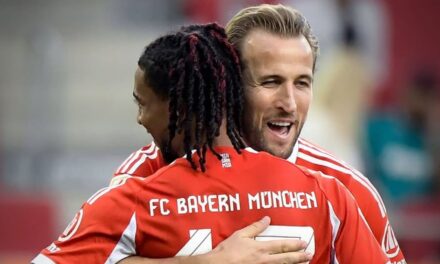 Bayern sobrevive a un susto para ganar 3-2 en Augsburgo en la Bundesliga
