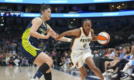 Mitchell anota 23, Boston y Howard logran dobles-dobles y Fever vence a Wings 88-78