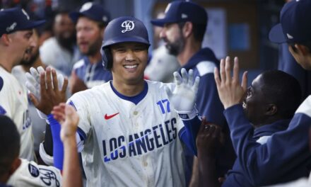 Ohtani conecta su 40mo jonrón y Snell domina a los Azulejos, en triunfo de Dodgers por 9-1